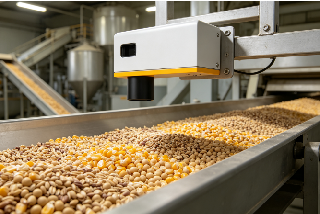 Near-infrared online moisture detector for compound feed, moisture monitoring device for materials before feed granulation