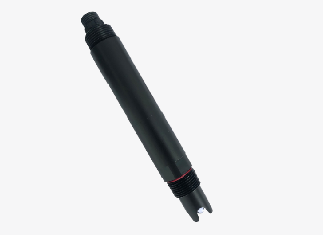 Online pH sensor for industrial circulating cooling water